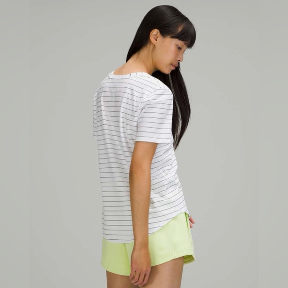 2024 Lululemon V-Neck Love T-Shirt, Short Serve White and Black Stripe, … - Picture 5 of 8